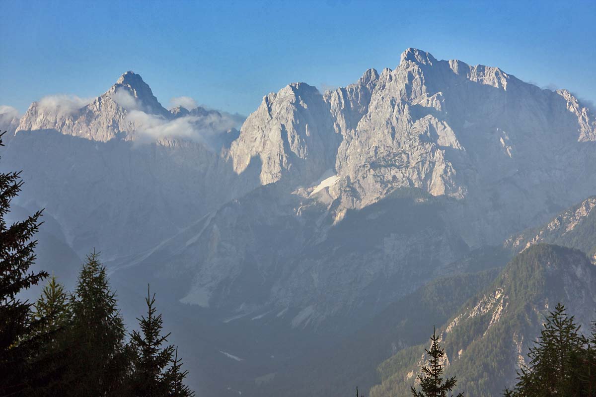 V 03.JPG